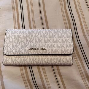 Michael kors wallet